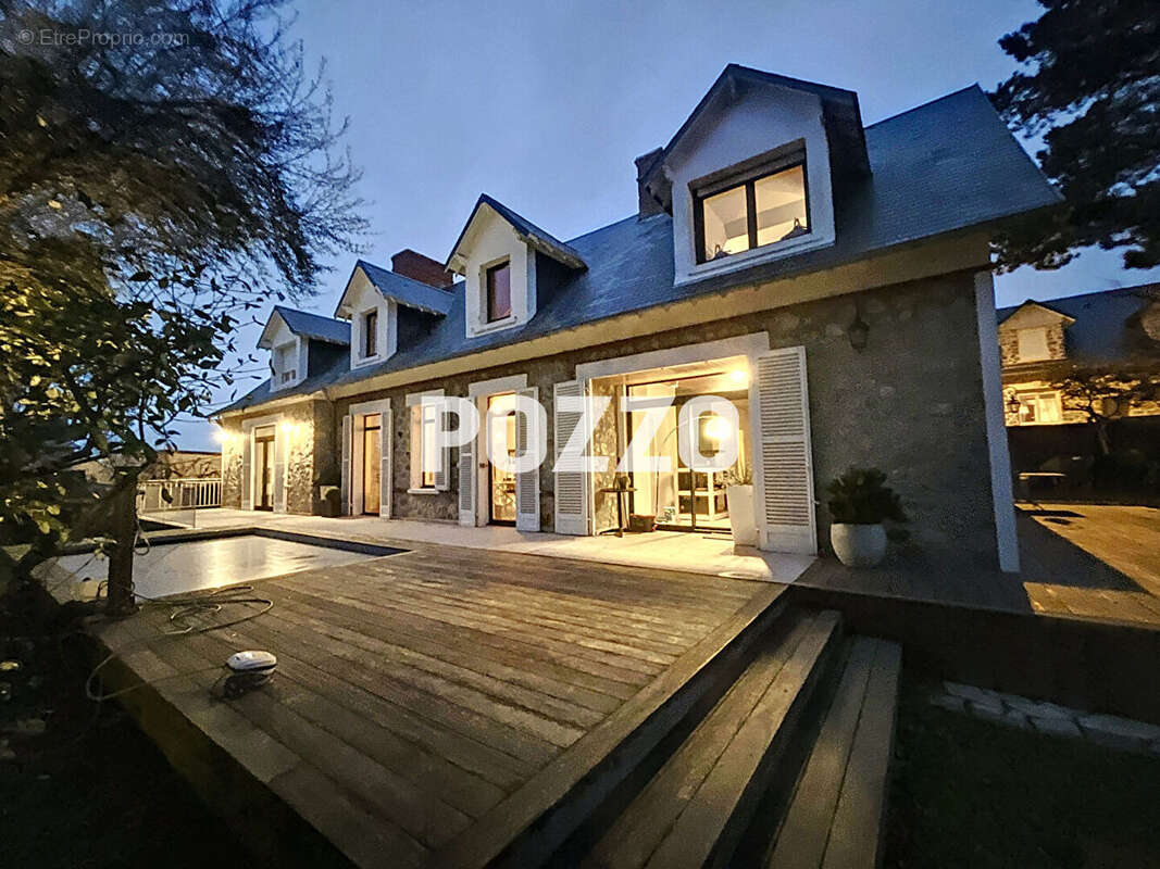 Maison à DONVILLE-LES-BAINS