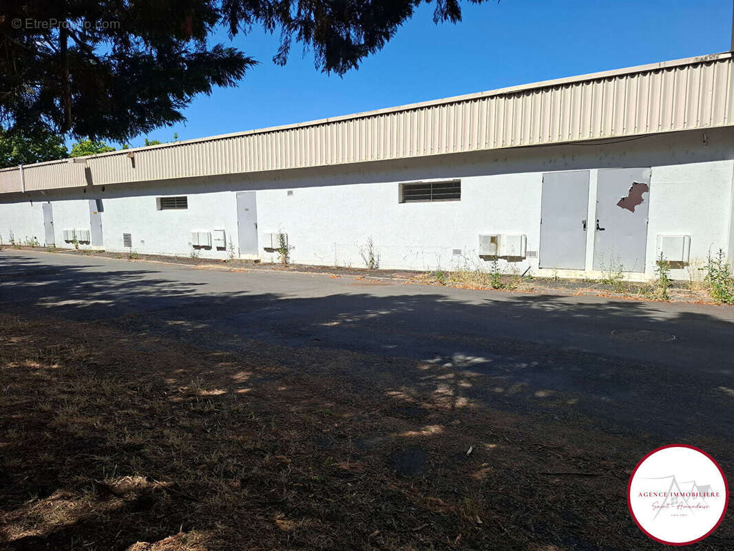 Commerce à SAINT-AMAND-MONTROND