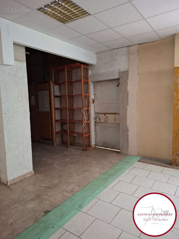 Commerce à SAINT-AMAND-MONTROND