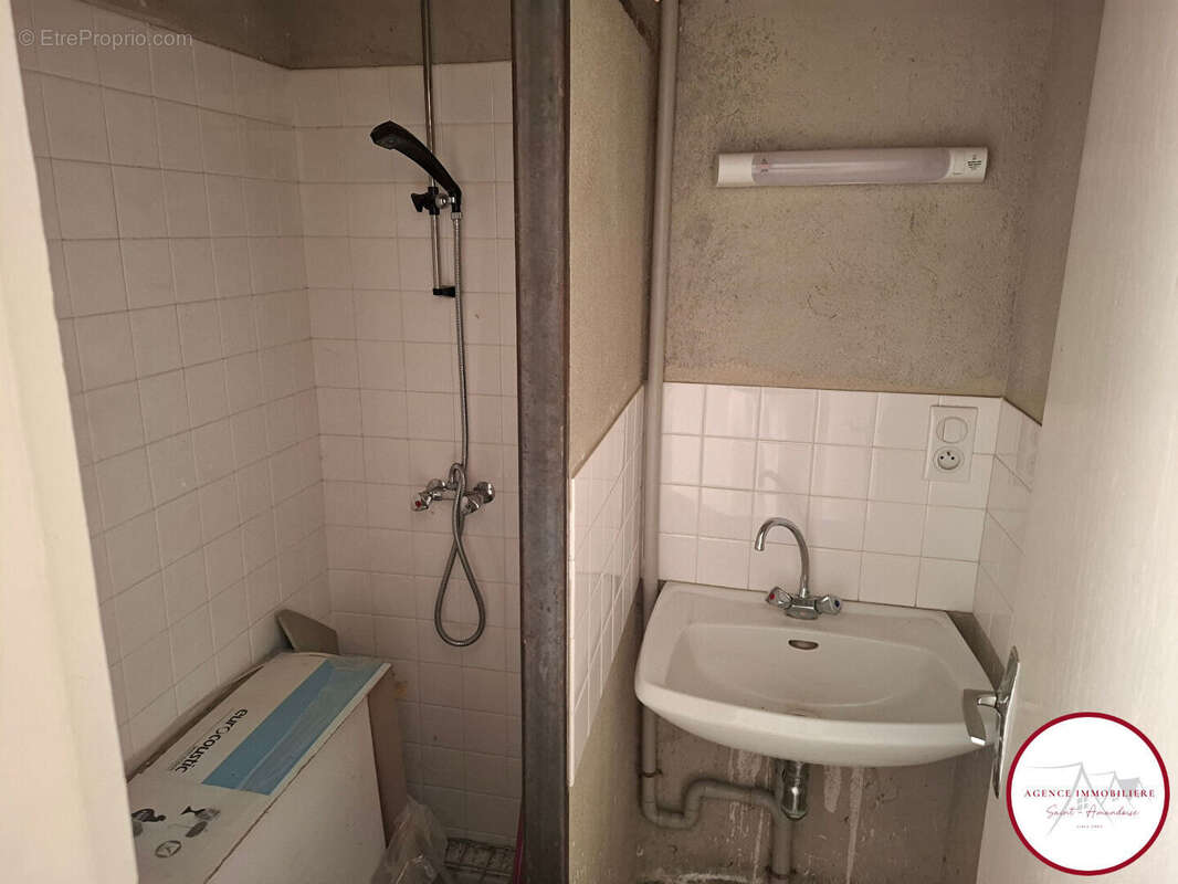 Commerce à SAINT-AMAND-MONTROND