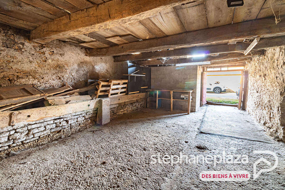 Maison à VILLEREVERSURE