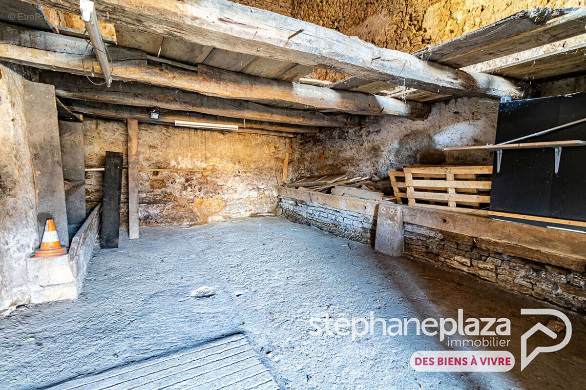 Maison à VILLEREVERSURE