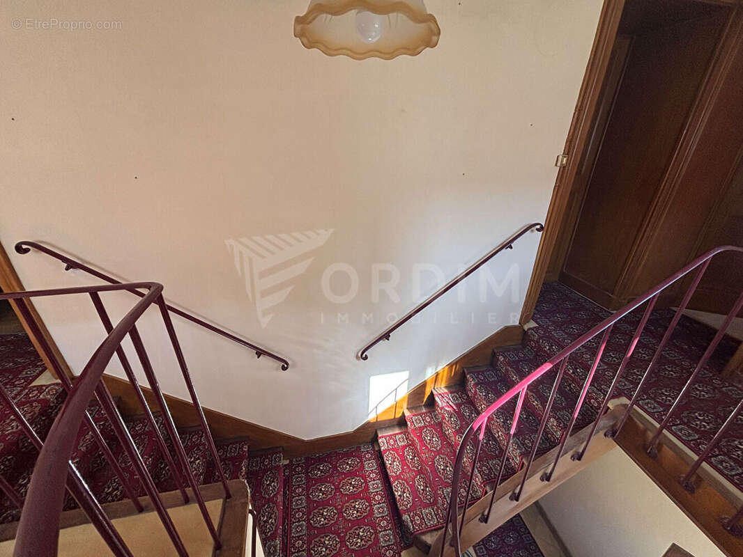 Maison à ANCY-LE-FRANC