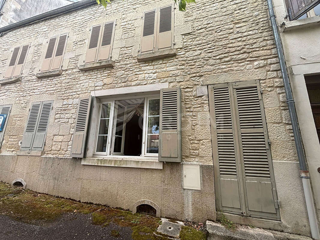 Maison à ANCY-LE-FRANC