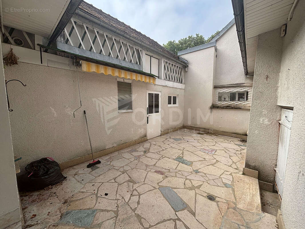 Maison à ANCY-LE-FRANC