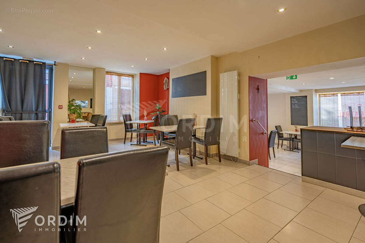 Commerce à SAINT-SAUVEUR-EN-PUISAYE