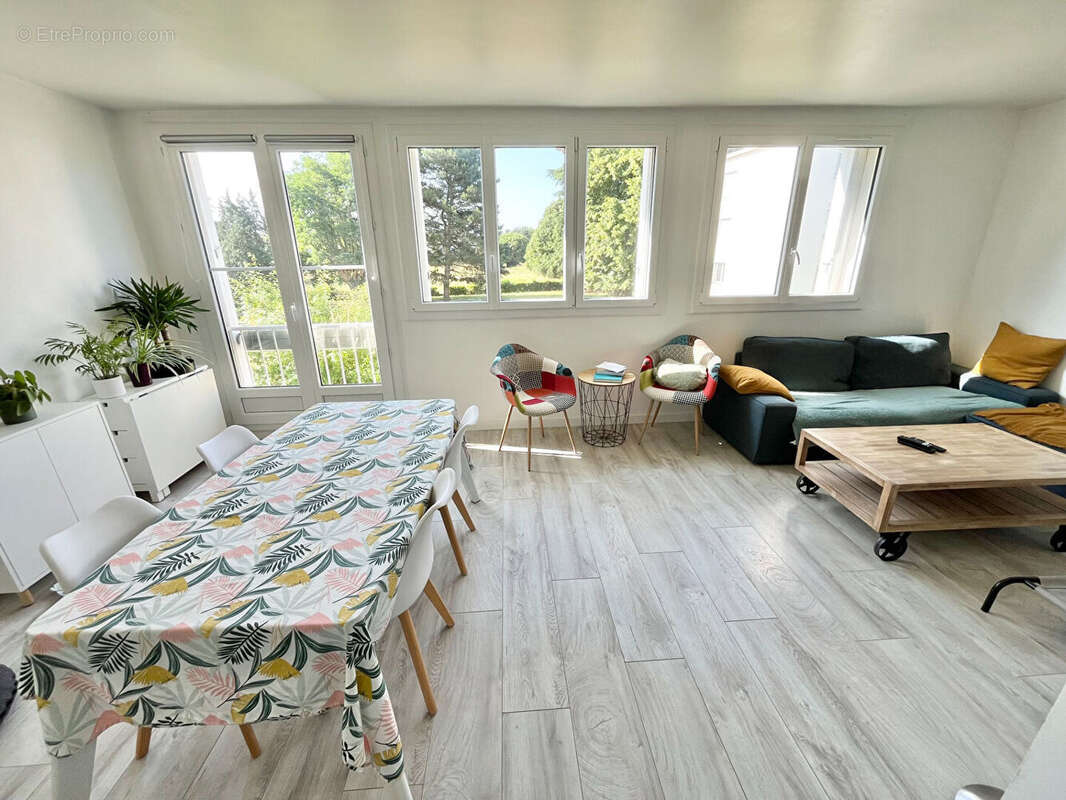 Appartement à SAINT-CYR-SUR-LOIRE