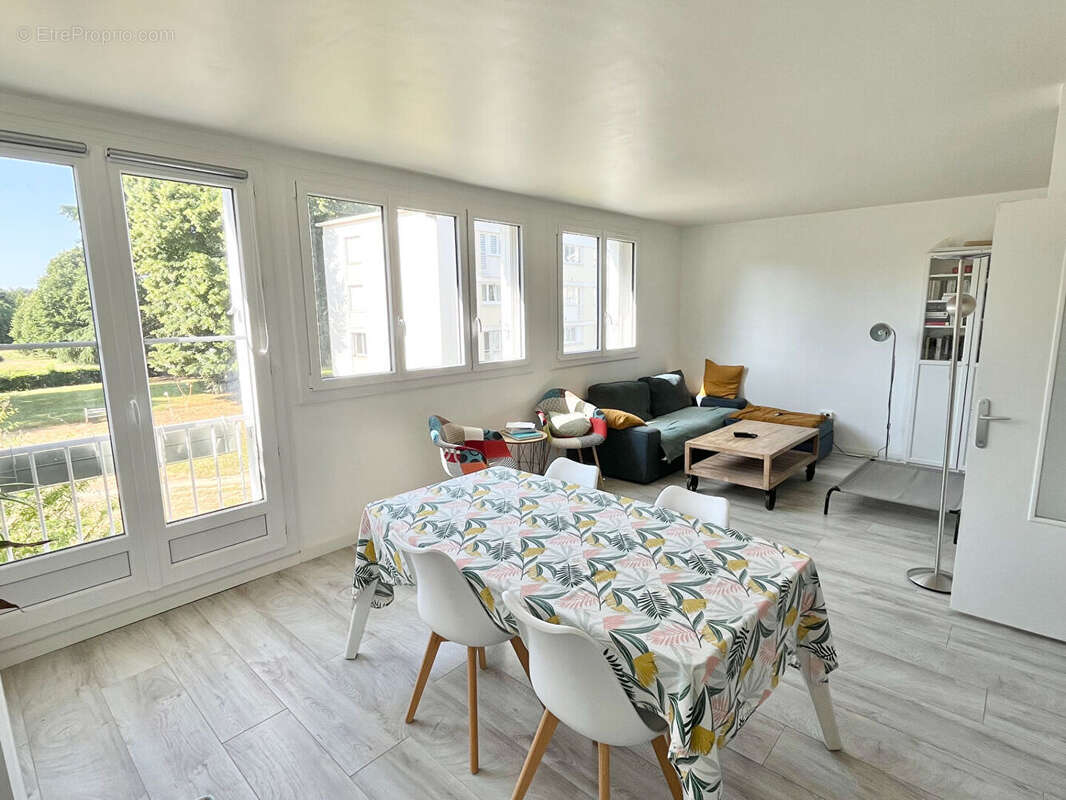 Appartement à SAINT-CYR-SUR-LOIRE