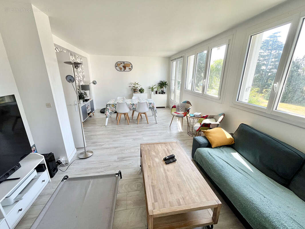 Appartement à SAINT-CYR-SUR-LOIRE