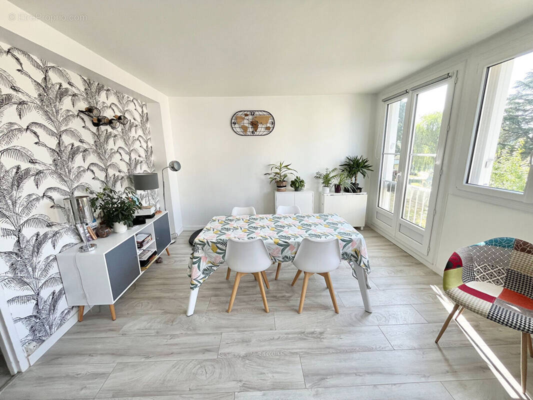 Appartement à SAINT-CYR-SUR-LOIRE