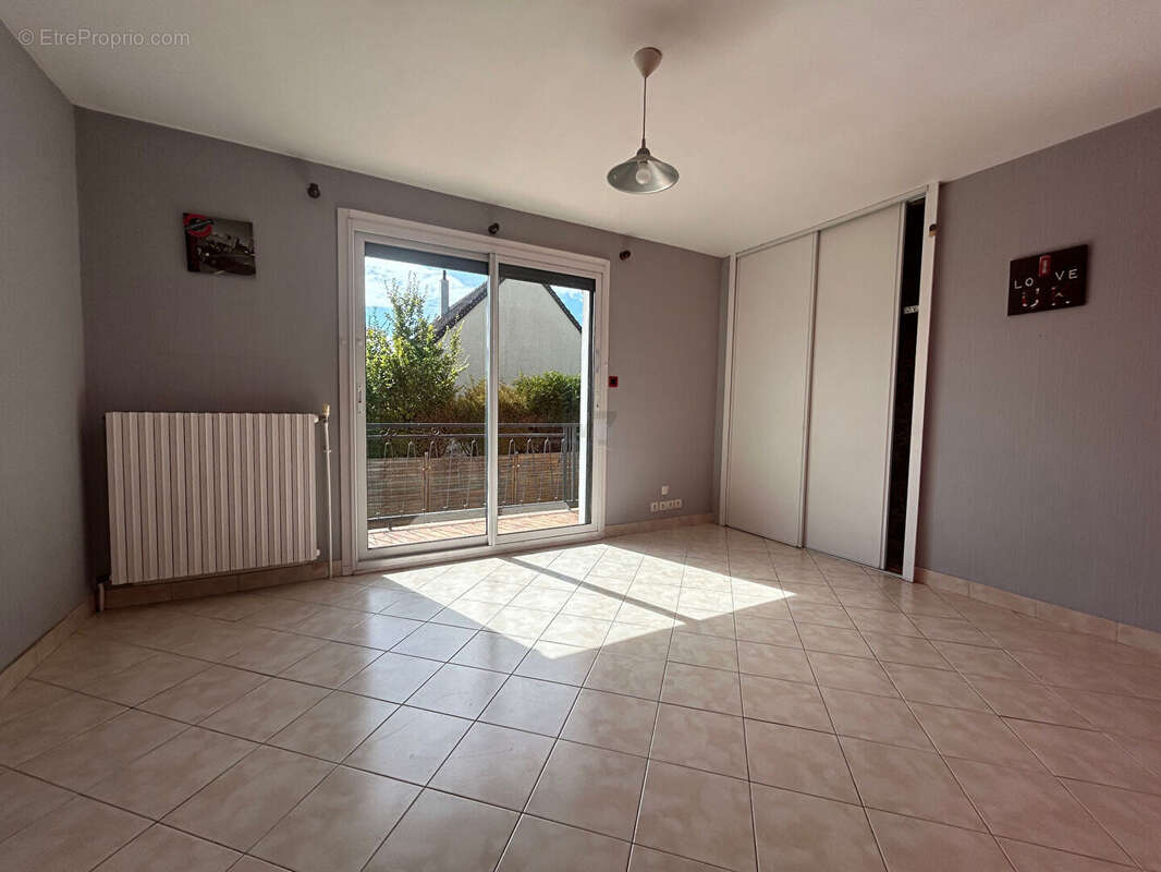 Maison à COULOMMIERS