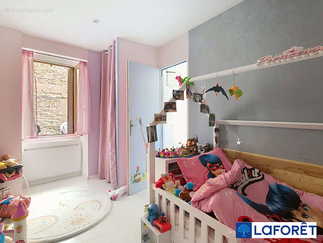 Appartement à IS-SUR-TILLE