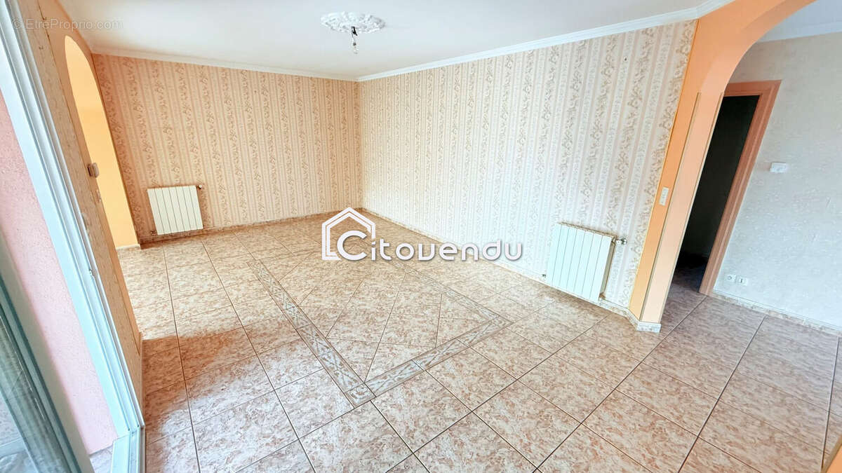 Maison à SAINT-GENIS-DES-FONTAINES