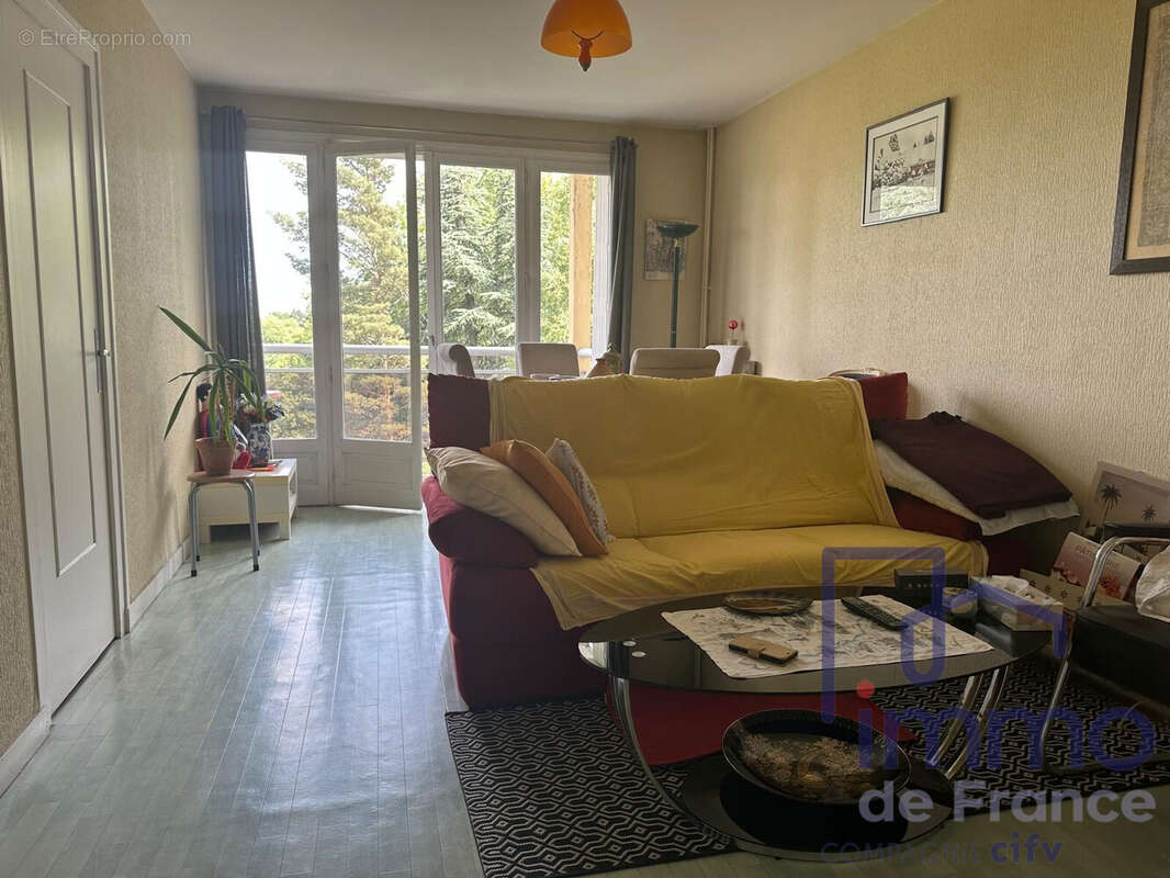 Appartement à SAINT-ETIENNE
