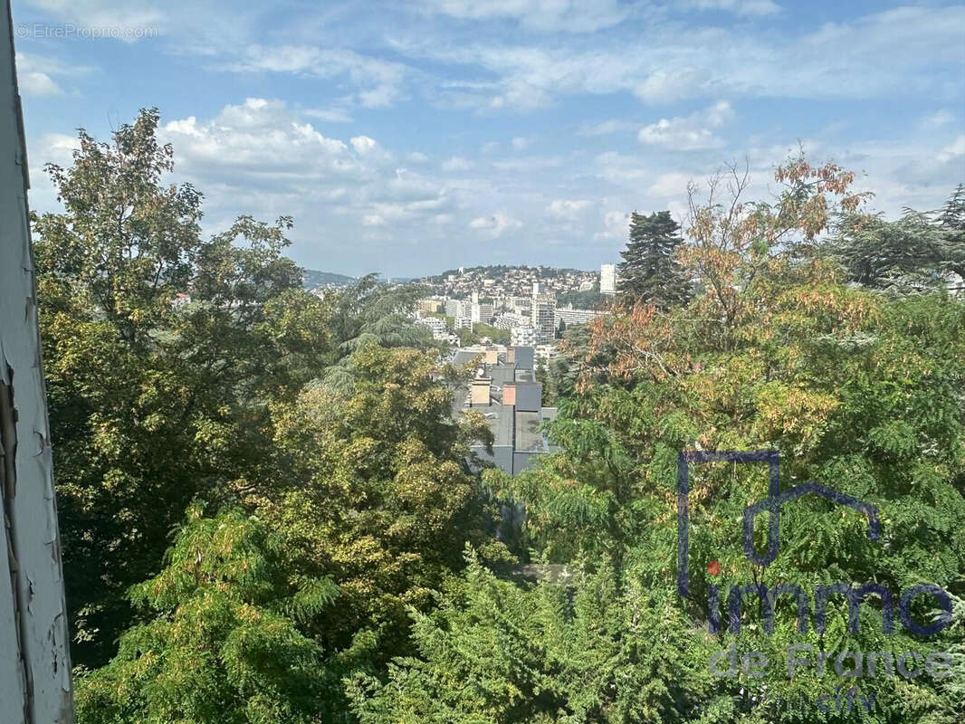 Appartement à SAINT-ETIENNE