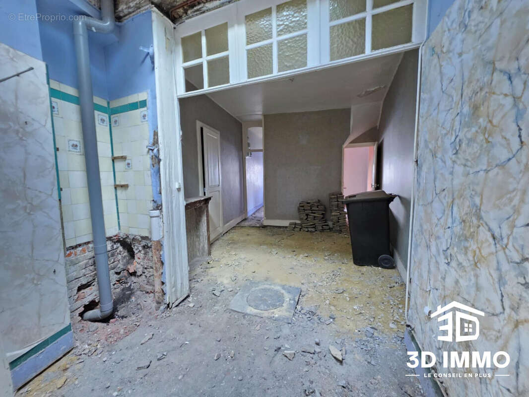 Maison à AVESNES-SUR-HELPE