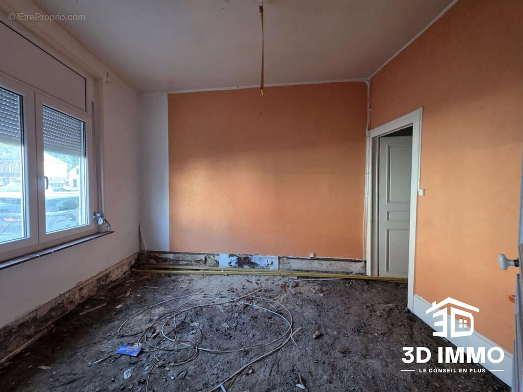 Maison à AVESNES-SUR-HELPE