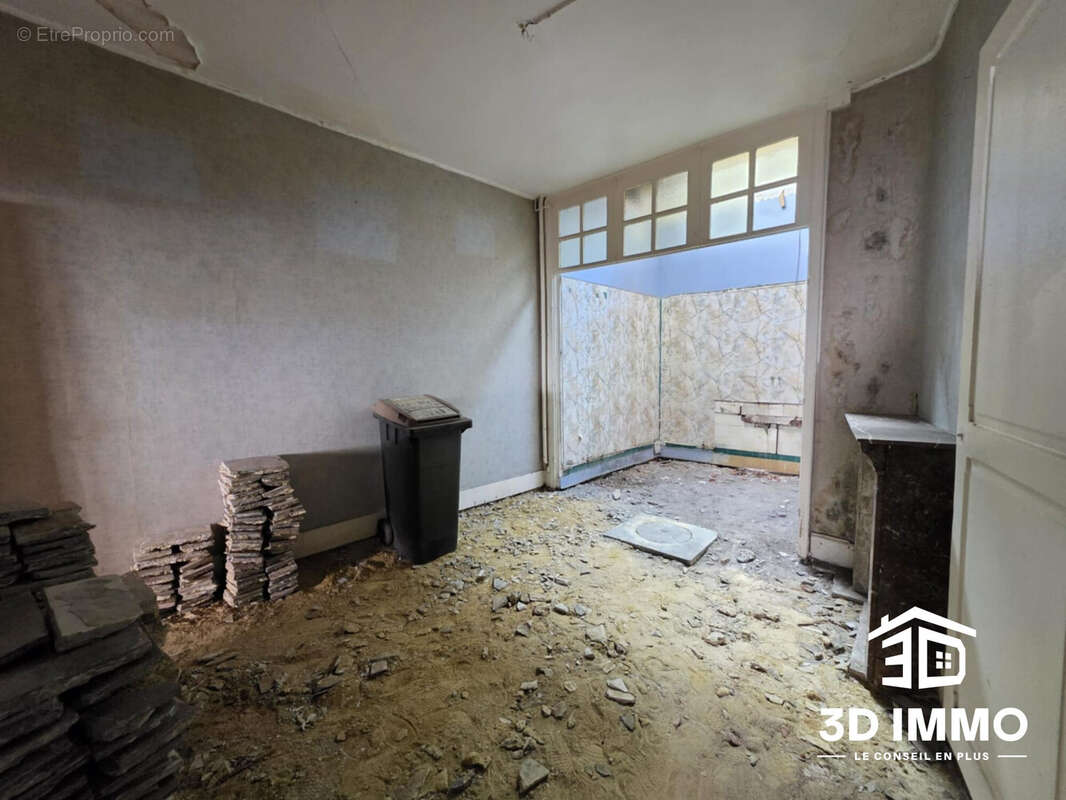 Maison à AVESNES-SUR-HELPE