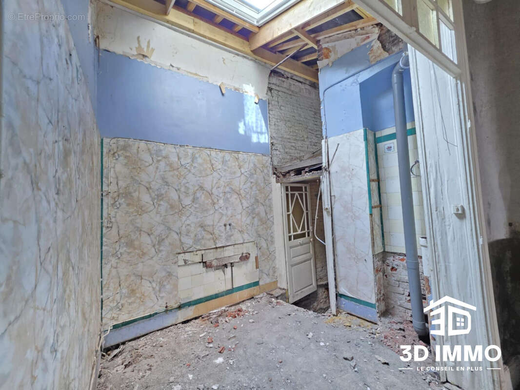 Maison à AVESNES-SUR-HELPE