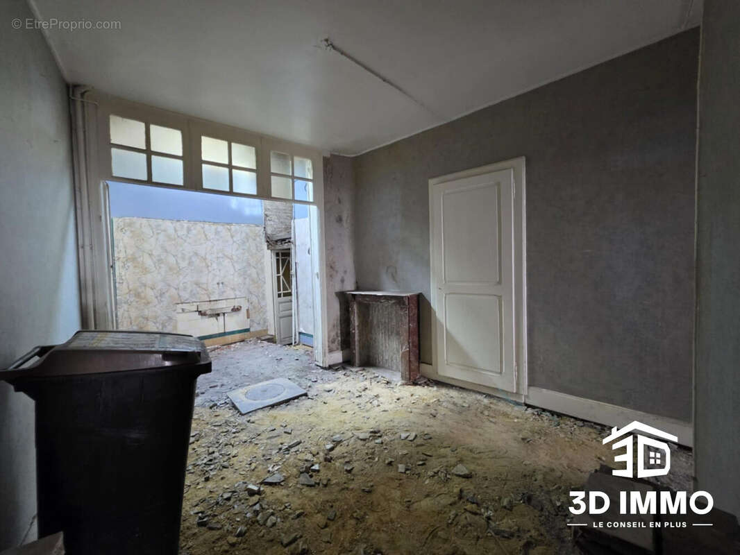 Maison à AVESNES-SUR-HELPE