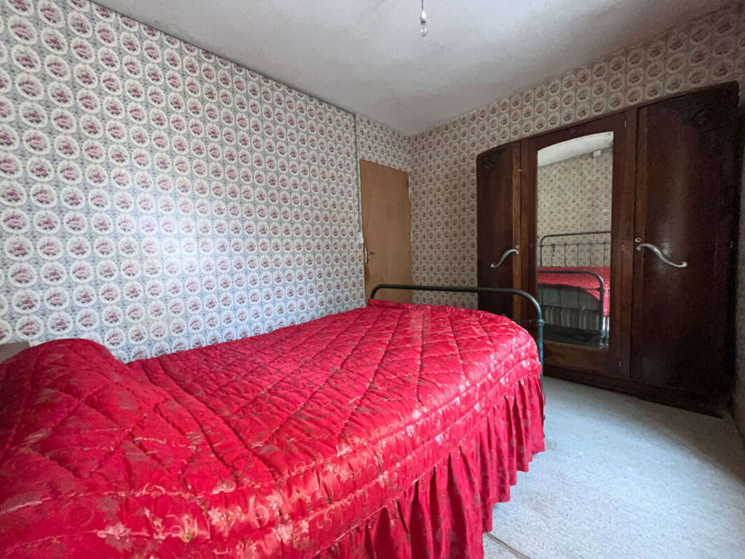 Maison à SAINT-FLORET