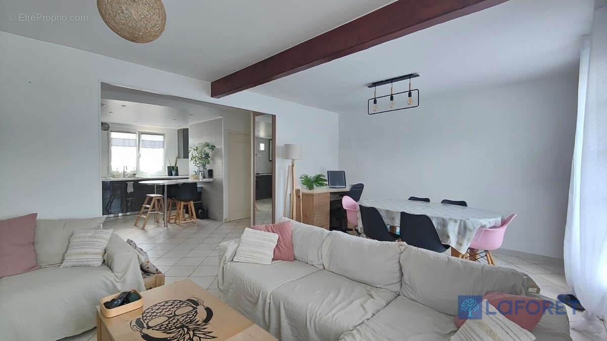 Maison à CHEPTAINVILLE