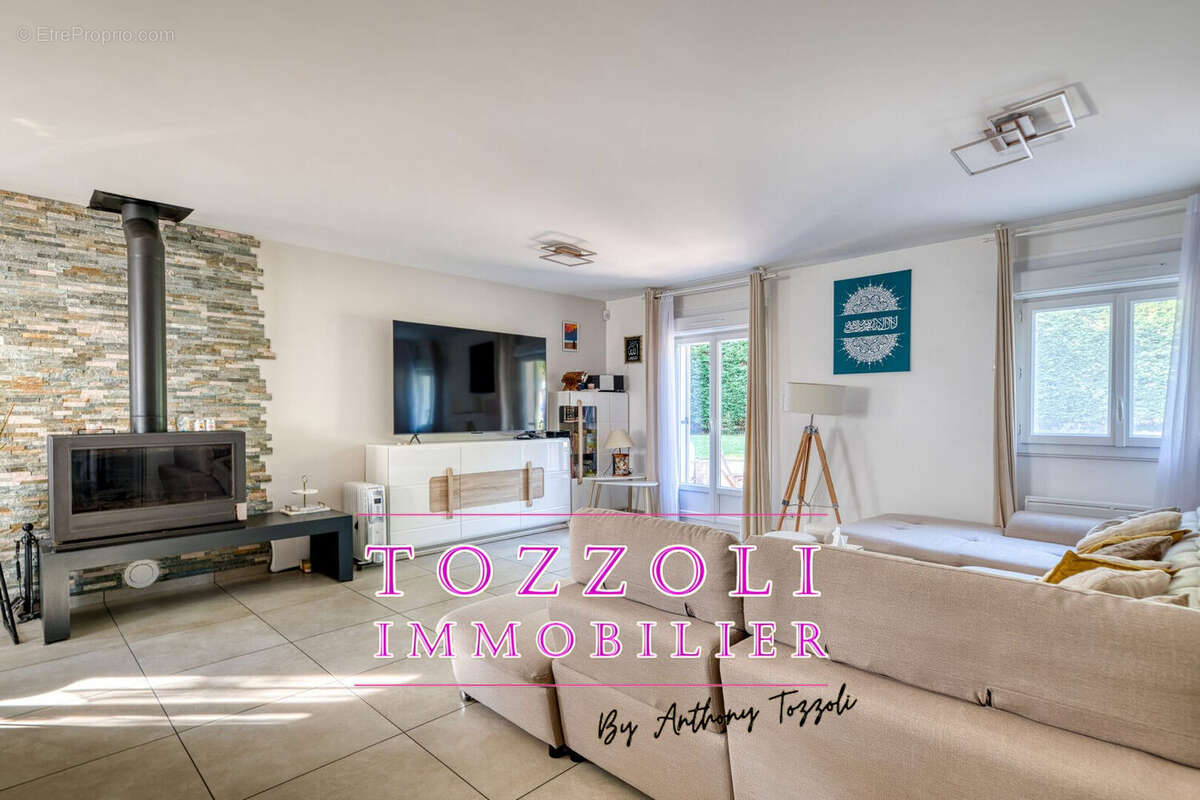 Maison à LA VERPILLIERE