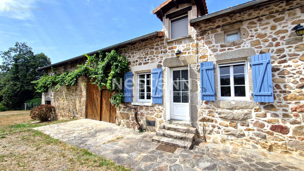 Maison à PIEGUT-PLUVIERS