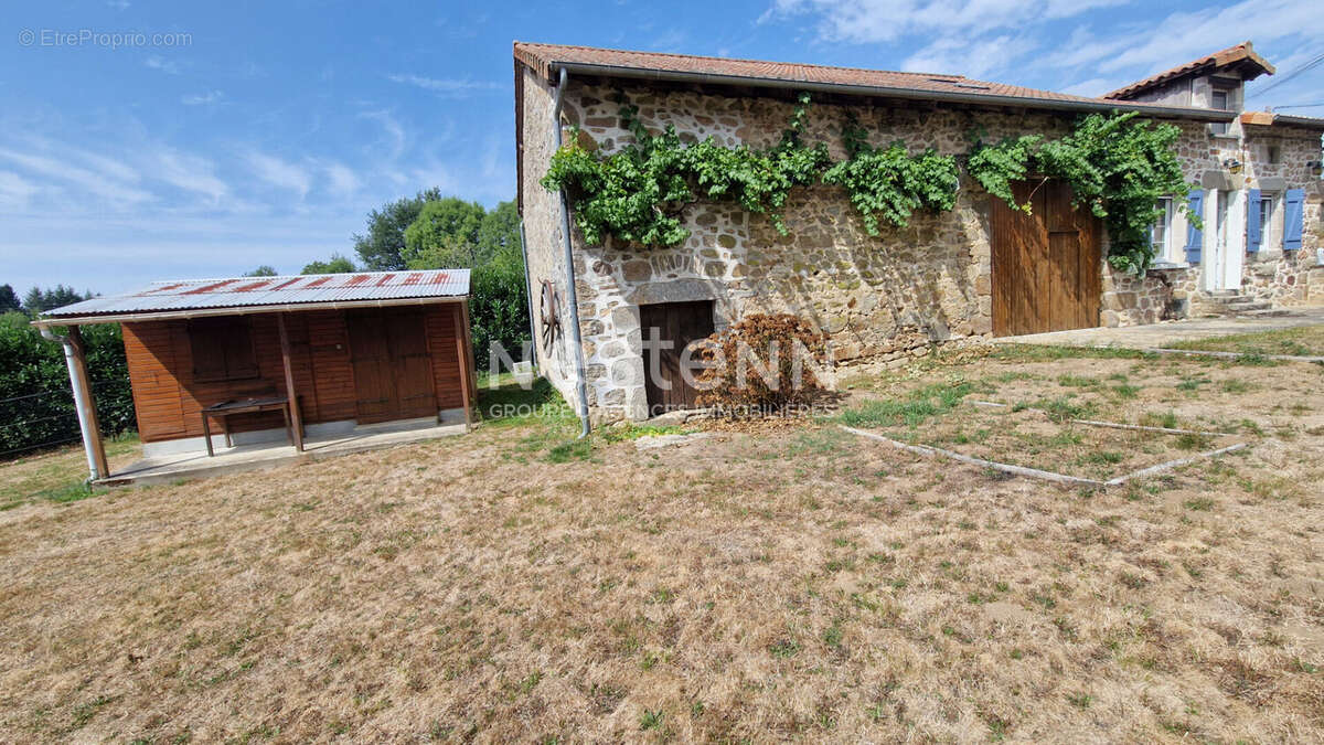 Maison à PIEGUT-PLUVIERS
