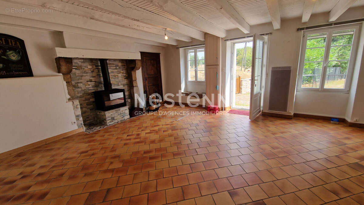 Maison à PIEGUT-PLUVIERS