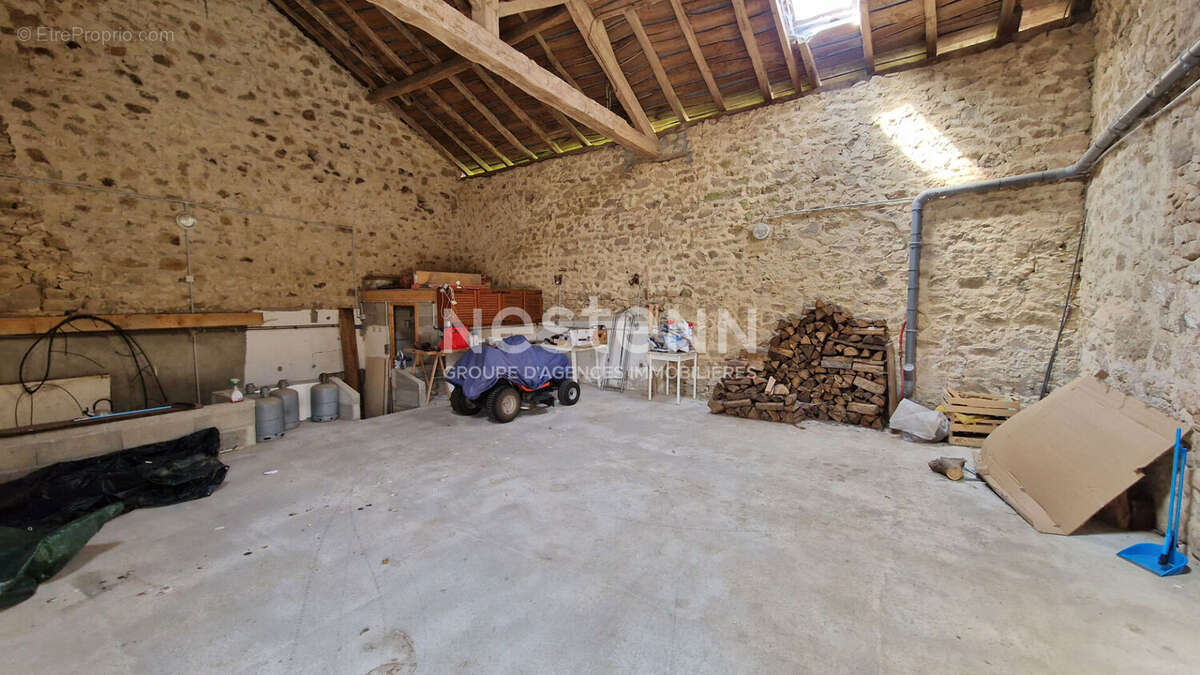 Maison à PIEGUT-PLUVIERS