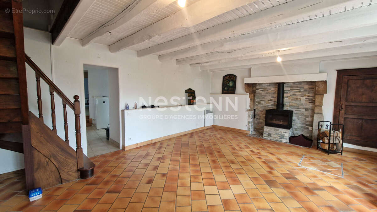 Maison à PIEGUT-PLUVIERS