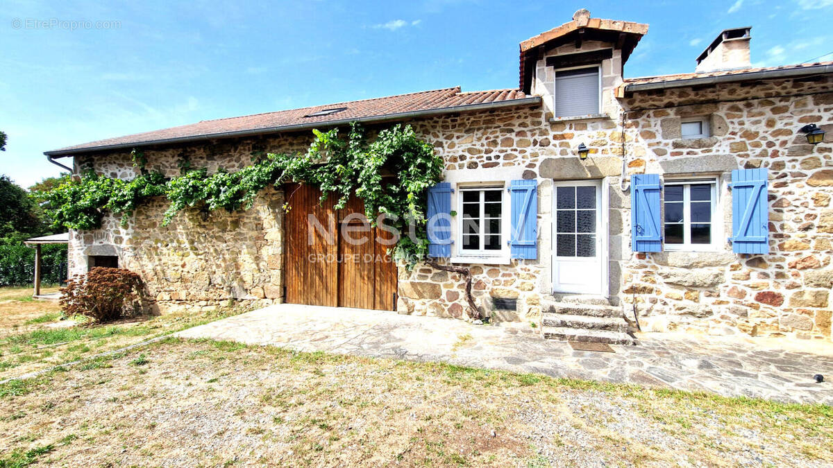 Maison à PIEGUT-PLUVIERS