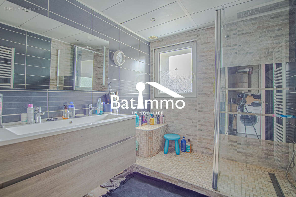 Appartement à ARS-SUR-MOSELLE