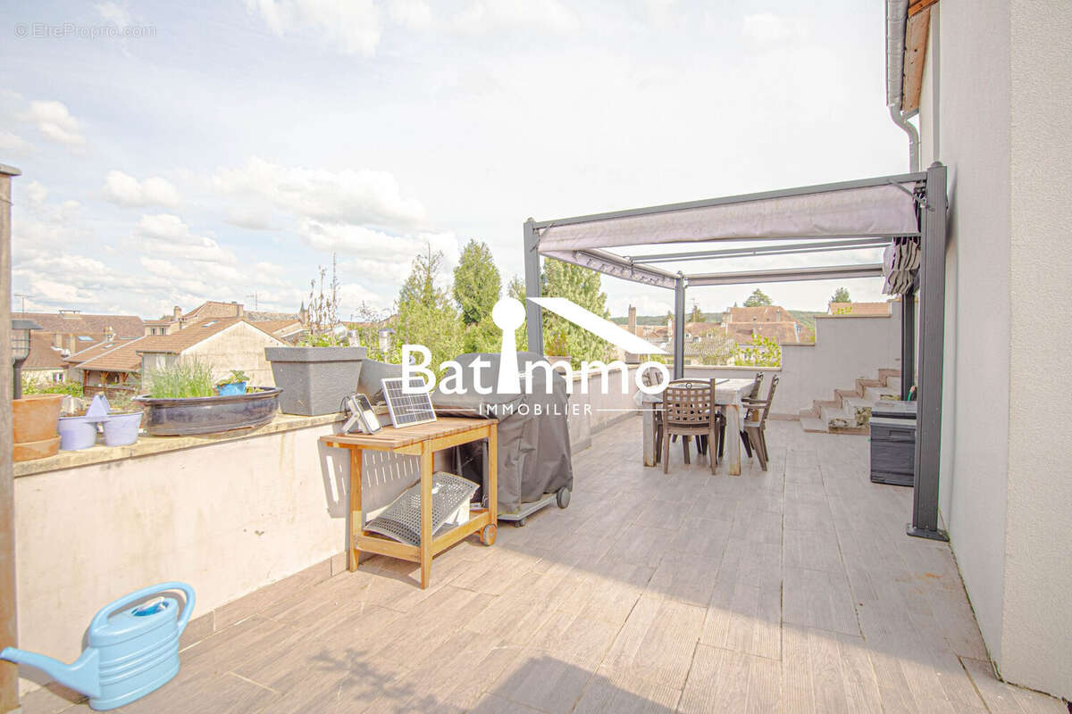 Appartement à ARS-SUR-MOSELLE