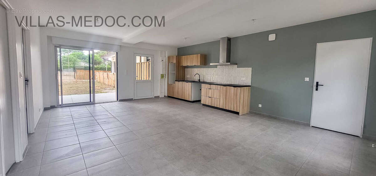 Appartement à VENDAYS-MONTALIVET