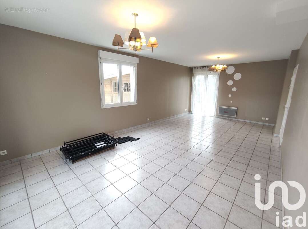 Photo 5 - Maison à LUSSAC-LES-CHATEAUX