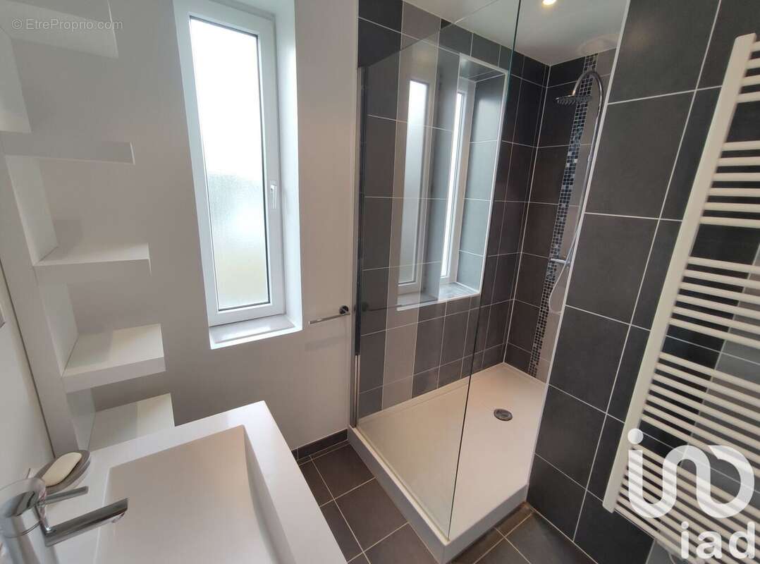 Photo 9 - Maison à LUSSAC-LES-CHATEAUX