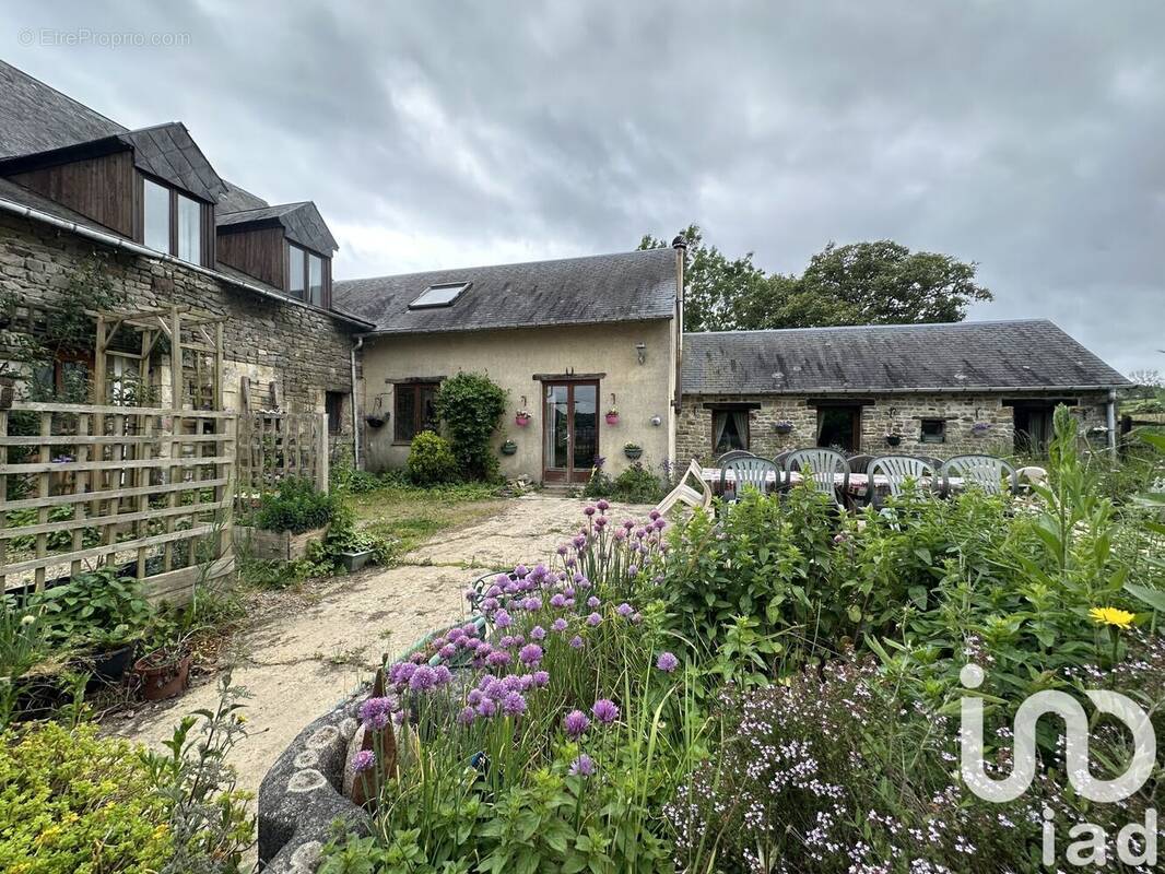 Photo 1 - Maison à SAINT-MARTIN-DES-BESACES