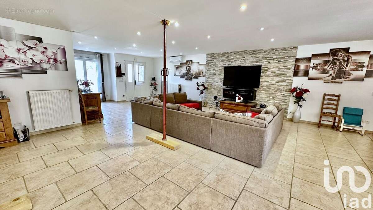 Photo 5 - Maison à LINAS