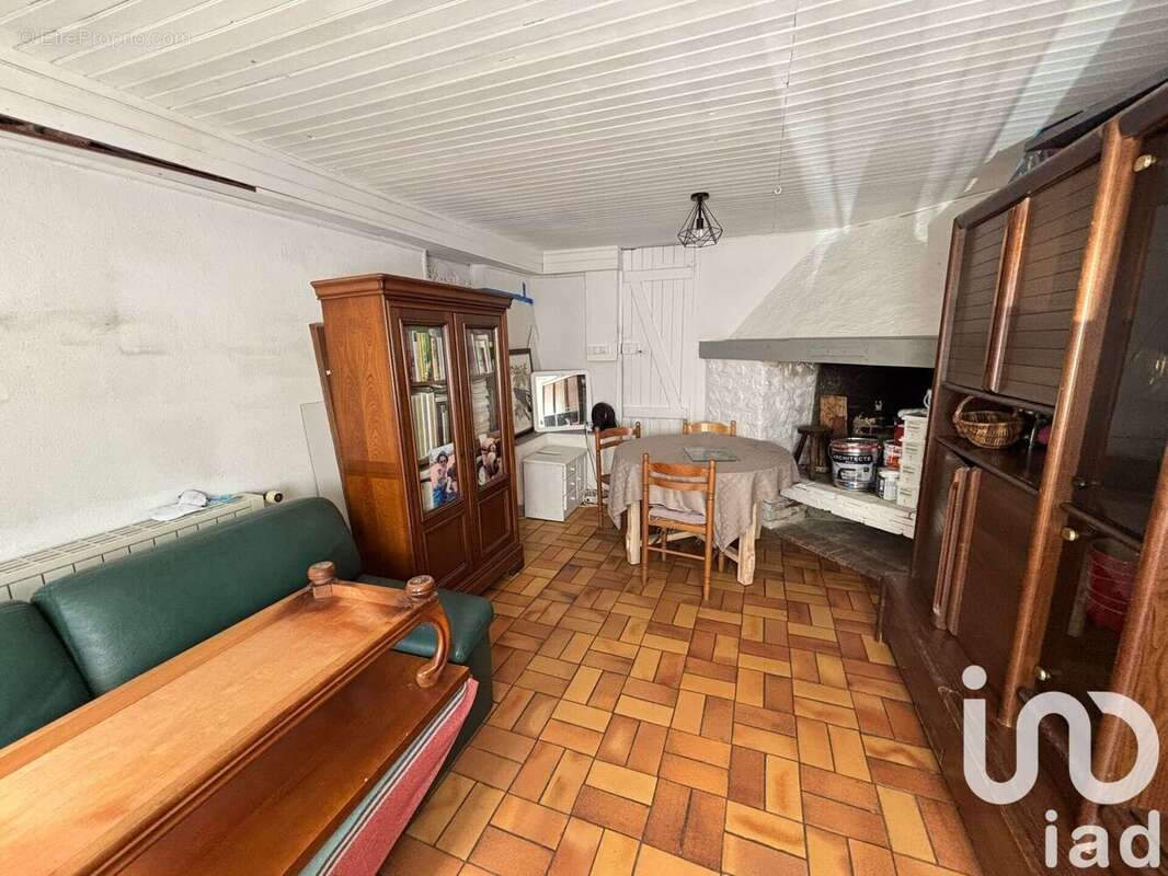 Photo 8 - Maison à COURGENT