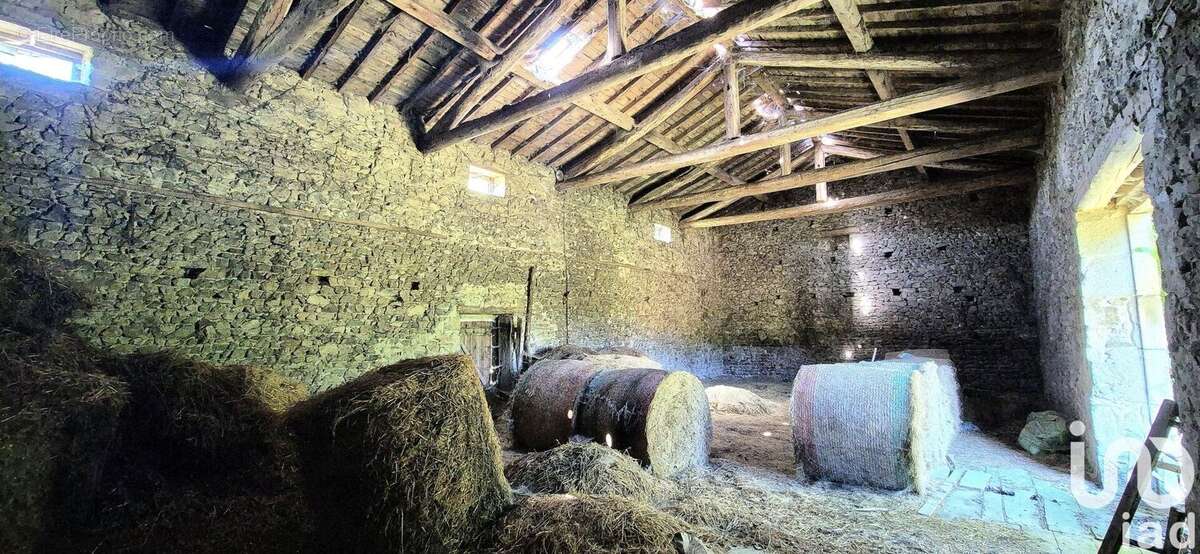 Photo 3 - Maison à SAINT-GENES-LA-TOURETTE