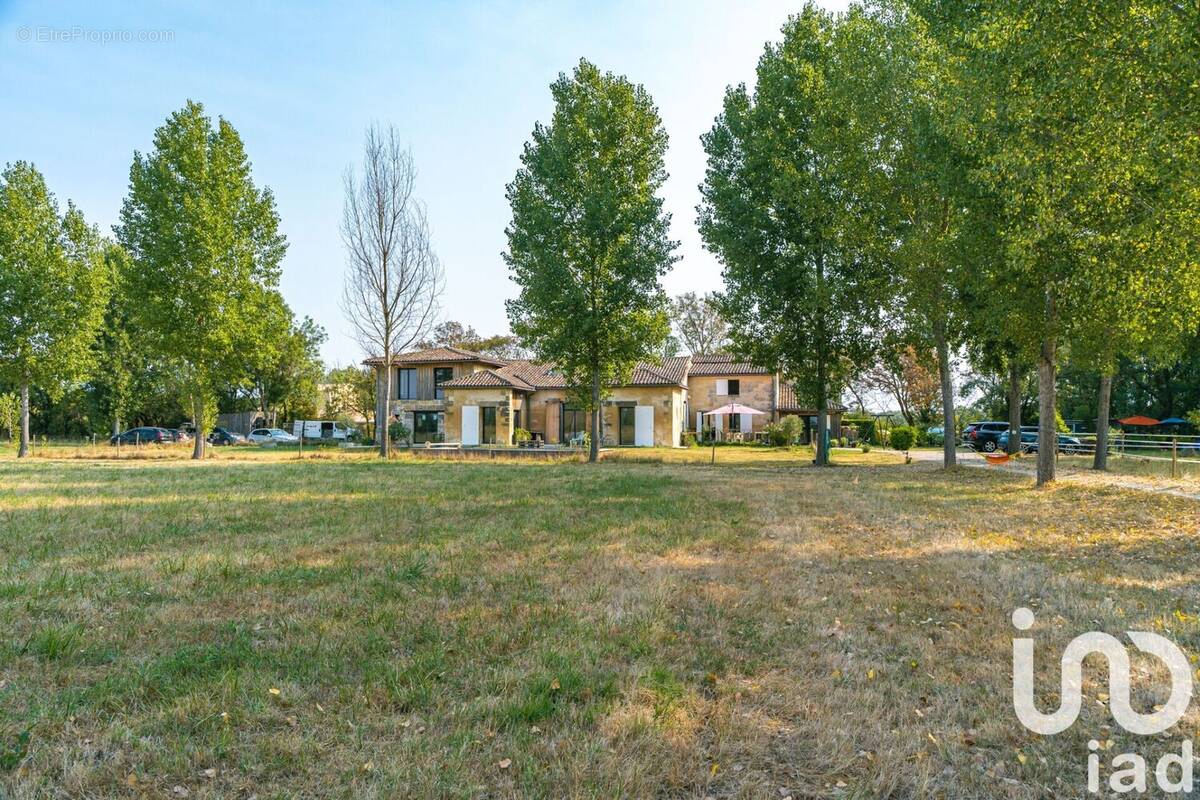 Photo 1 - Maison à ARVEYRES