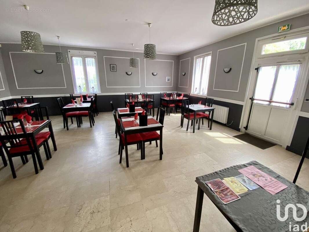 Photo 5 - Commerce à FERRIERES-EN-GATINAIS