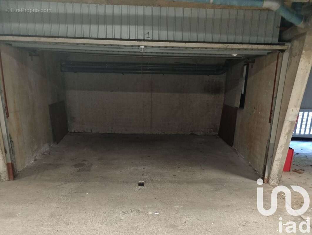 Photo 3 - Parking à LA GRANDE-MOTTE