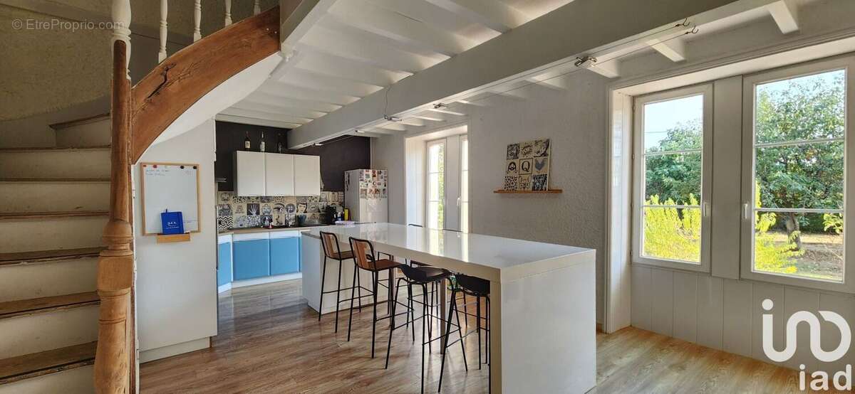 Photo 5 - Maison à ROULLET-SAINT-ESTEPHE