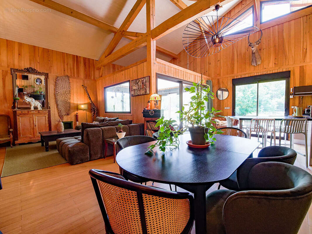 Maison à EUGENIE-LES-BAINS