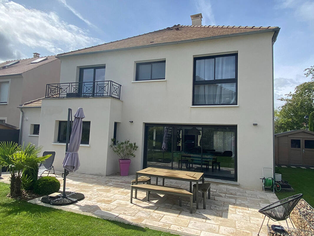 Maison à CRESPIERES