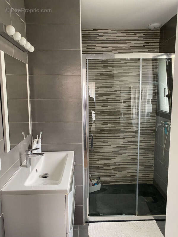 Maison à CRESPIERES