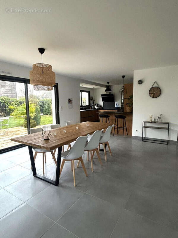 Maison à CRESPIERES